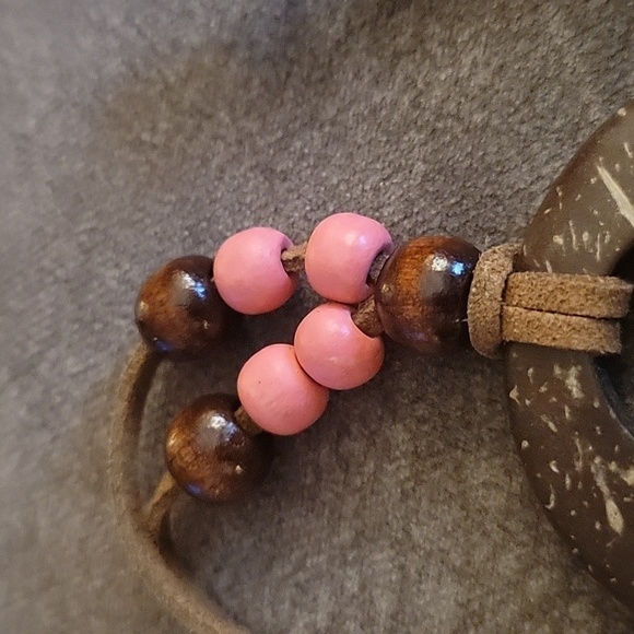 5/$25 COCONUT Shell Pendant Wood Beaded Suede Cord Kidcore Necklace - Picture 3 of 7